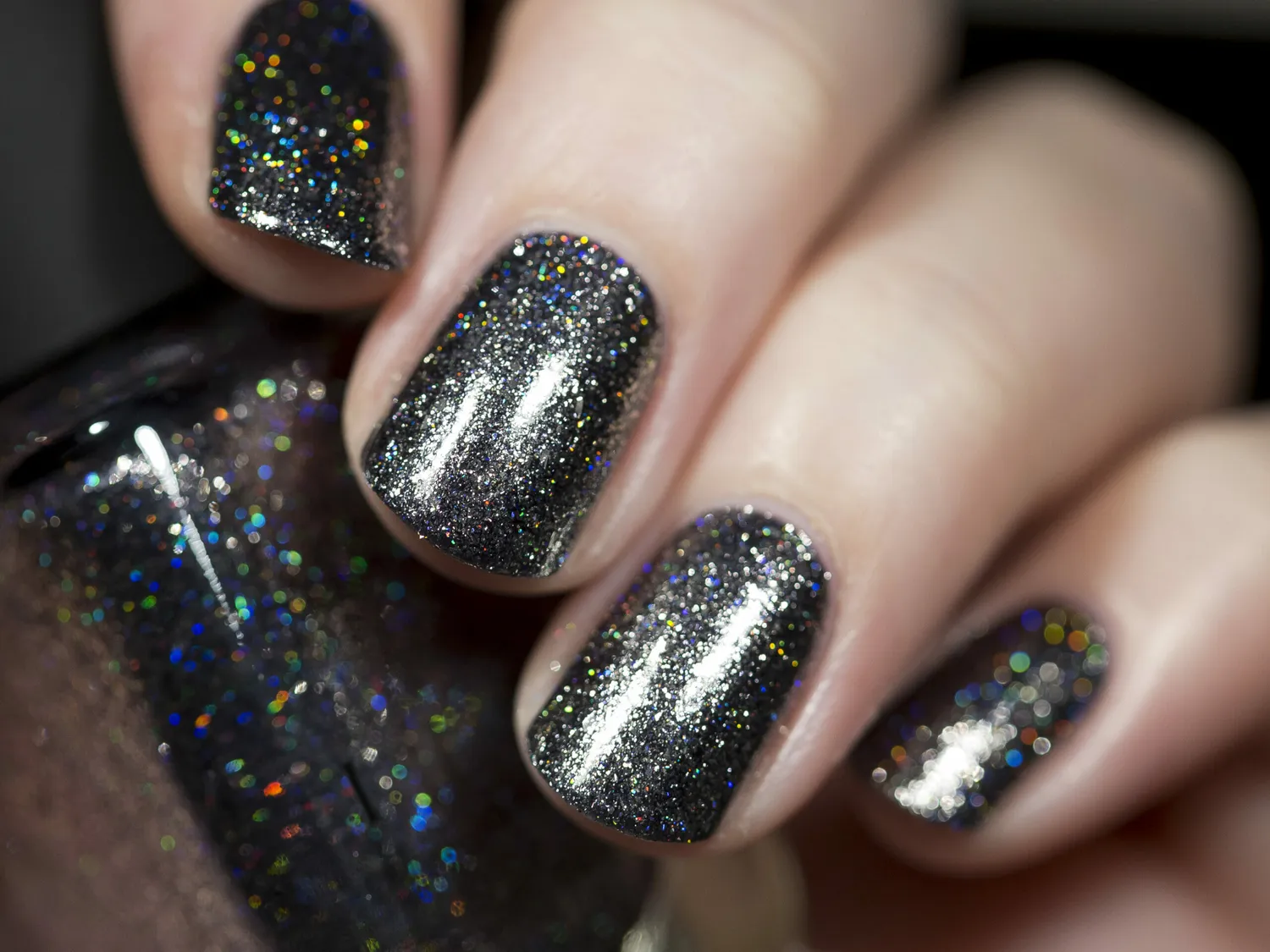 ILNP Private Reserve nagellack svart metallic