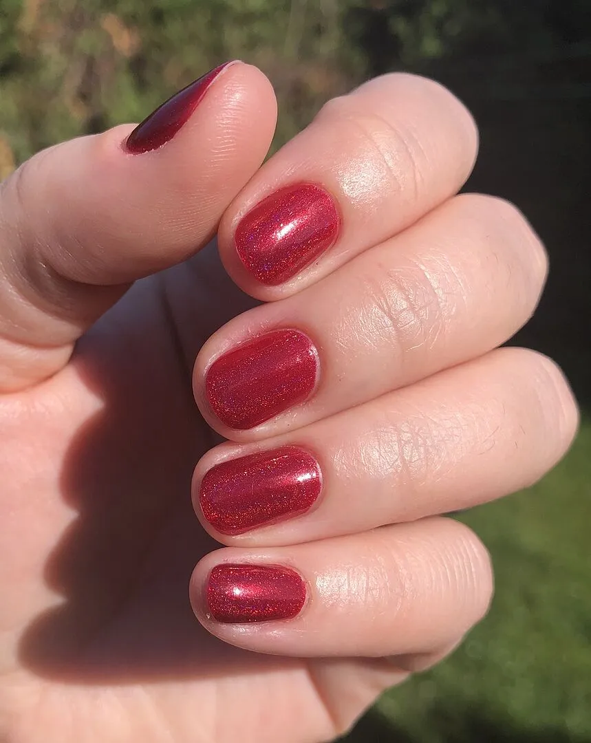 Cirque Colors Madder nagellack röd holografisk