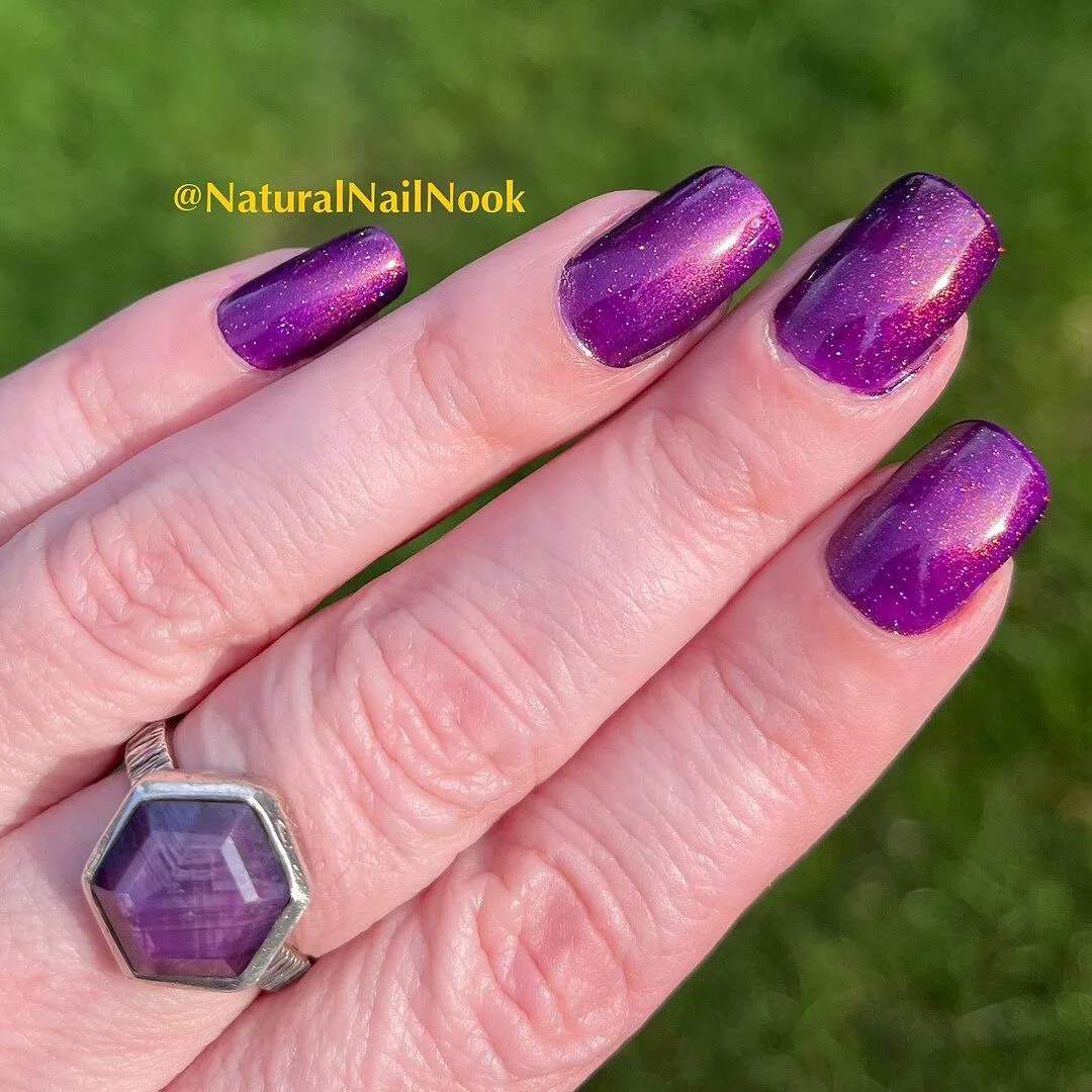 Cirque Colors Coronation nagellack lila skimmer