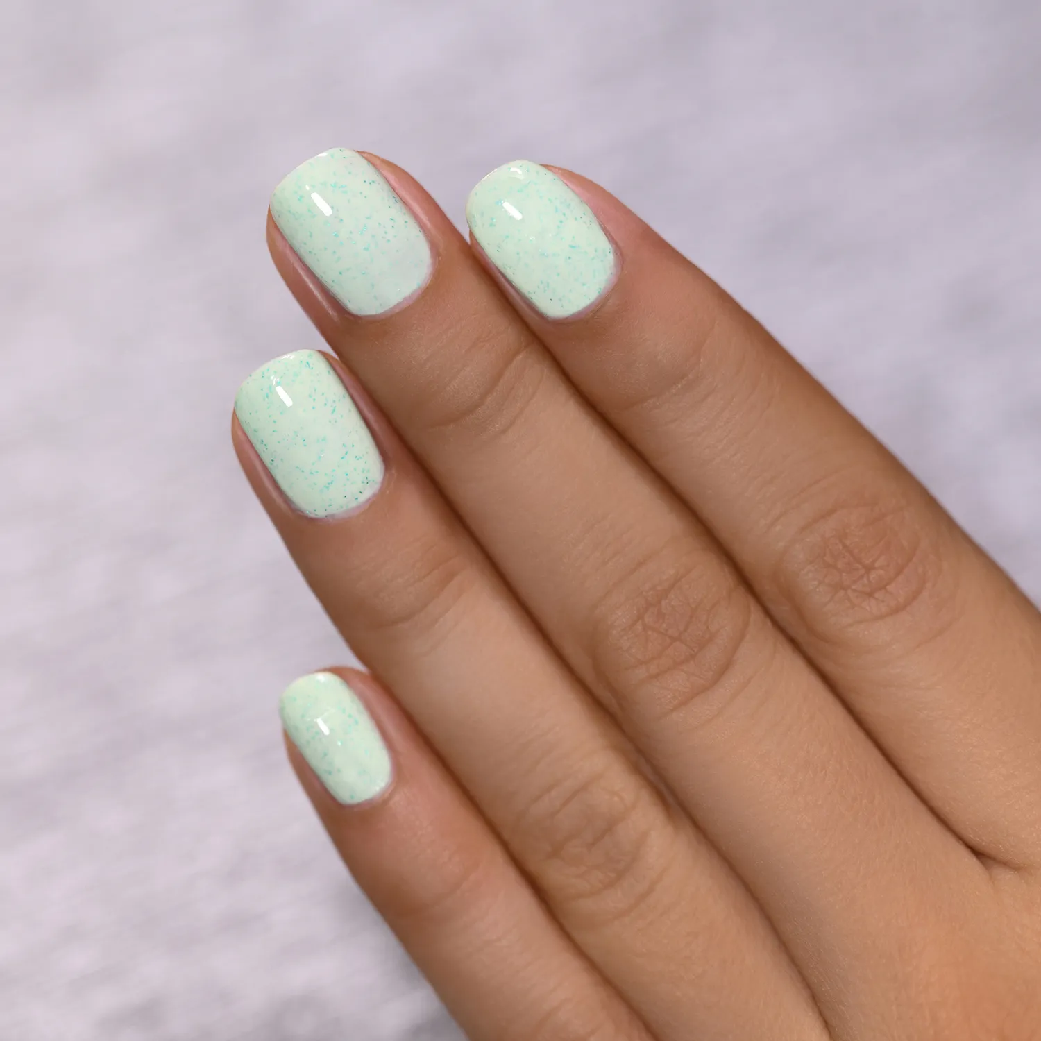 ILNP Hatched Dew Drop nagellack mint prickig