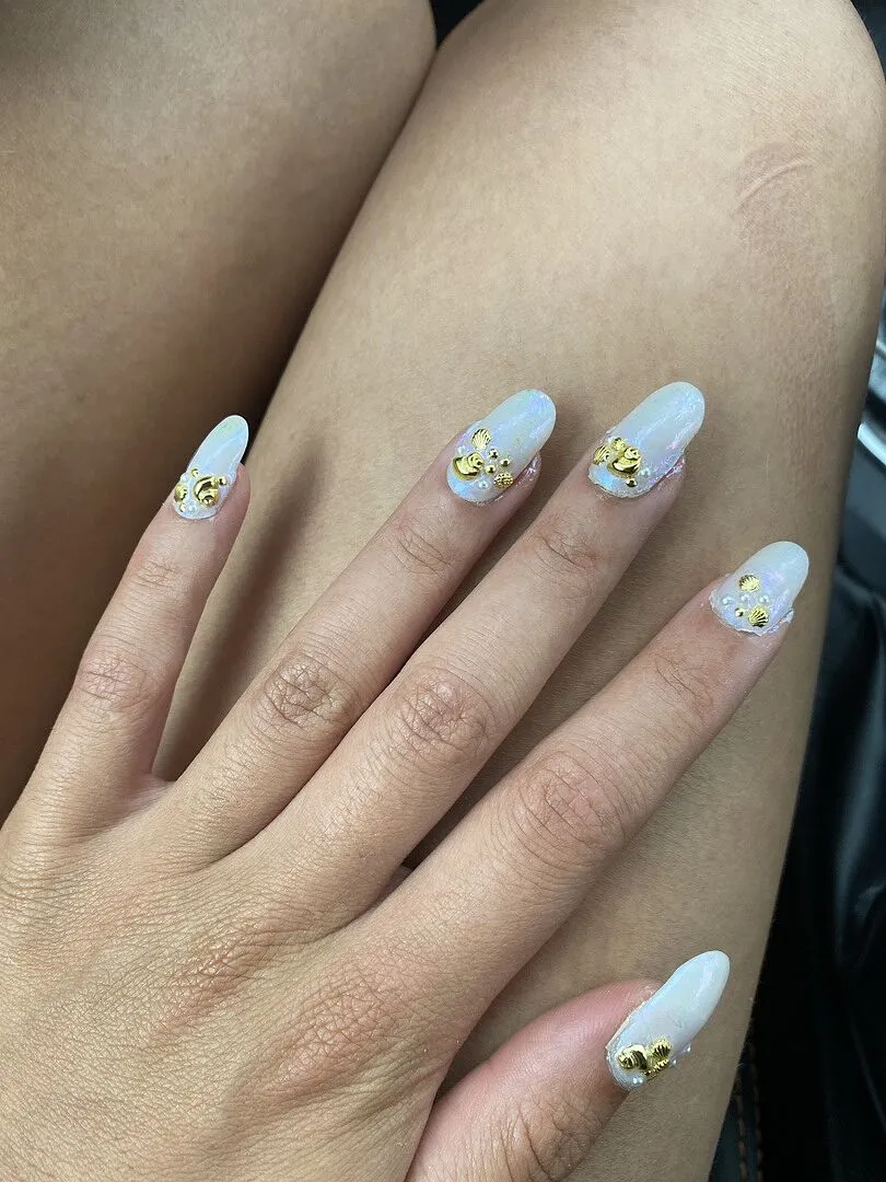 Cirque Colors Gold Coquille nagelcharms guld