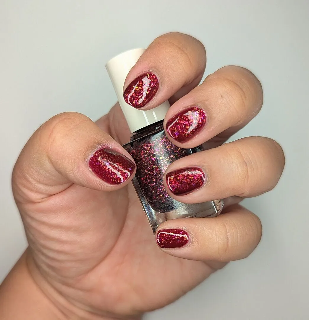 Cirque Colors Snozzberry nagellack jelly vinröd