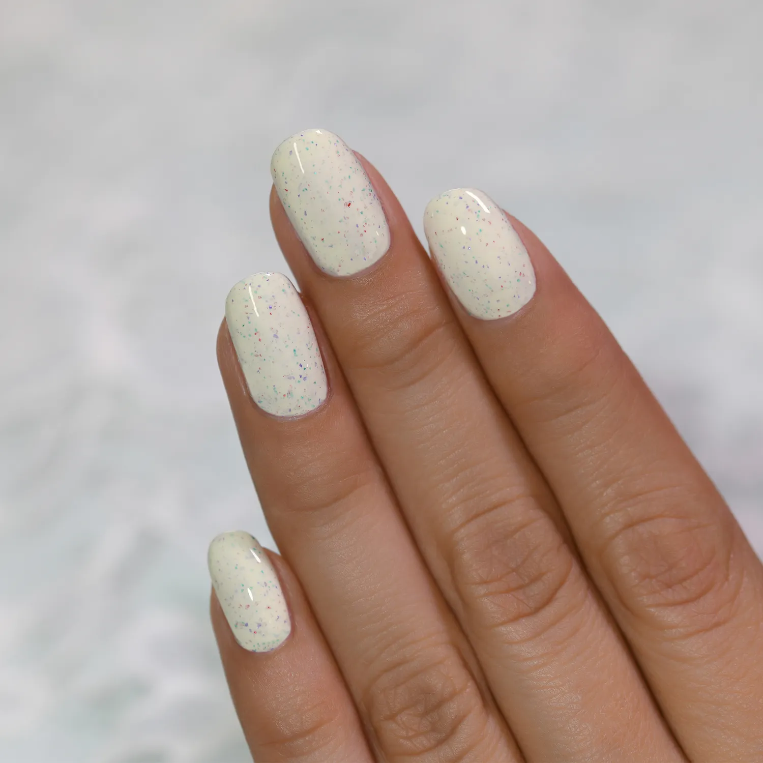 ILNP Tea Party Cake Pop nagellack krämvit prickig
