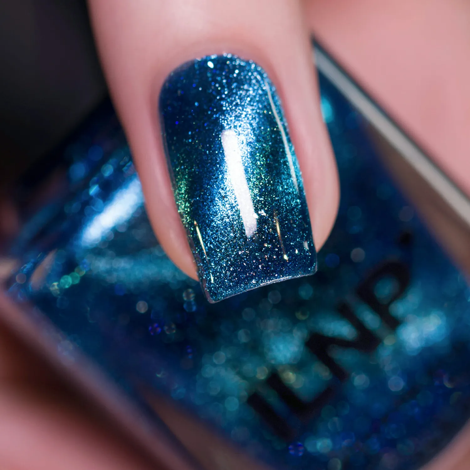 ILNP Zero Degrees nagellack magnetiskt midnattsblå