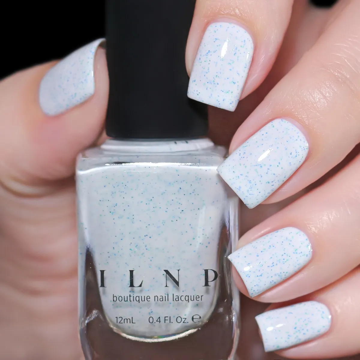 ILNP Shaved Ice nagellack vitt prickigt