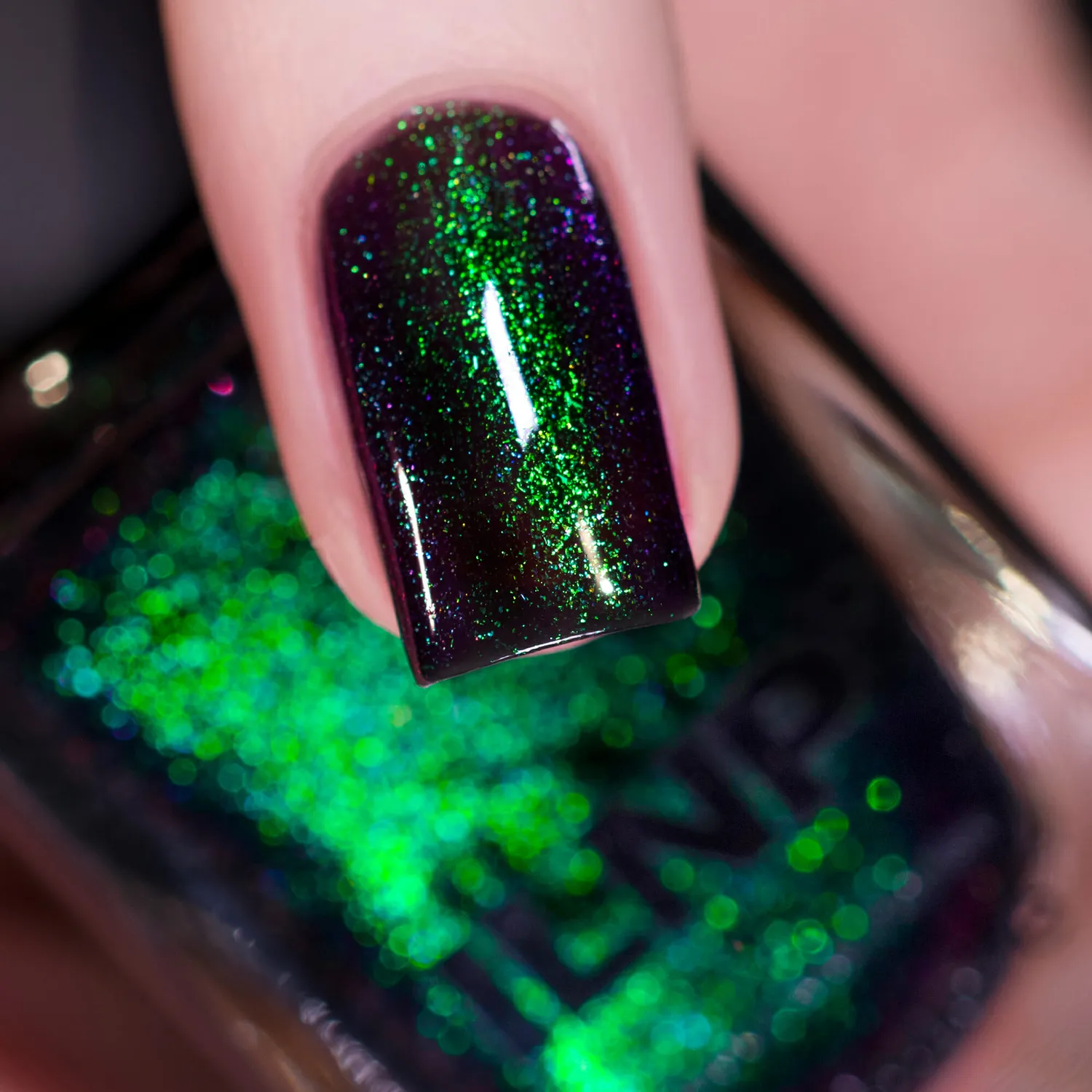 ILNP Salem nagellack jelly grön-röd skimmer