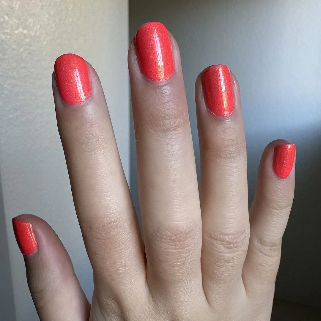 Cirque Colors Day Tripper nagellack neon korall