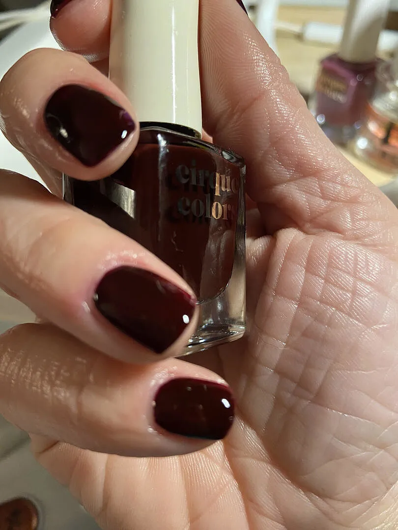 Cirque Colors Empire State of Mind nagellack oxblod