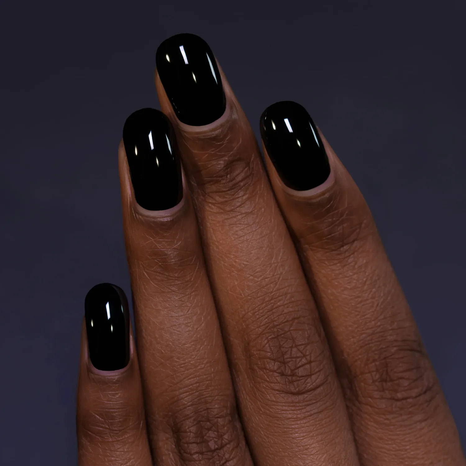 ILNP Ink Studio Color nagellack svart kräm ett lager