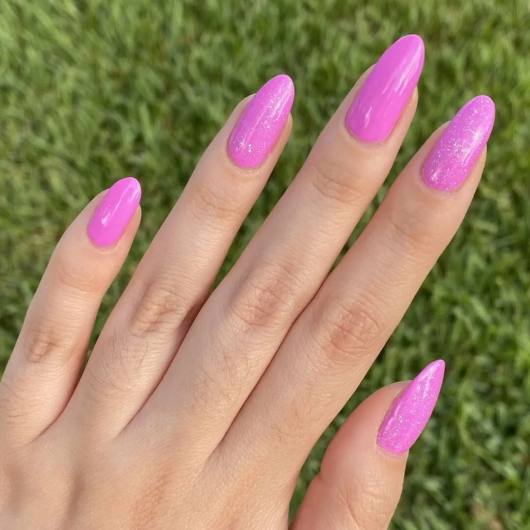 Cirque Colors Socialite neon nagellack rosa-lila crème