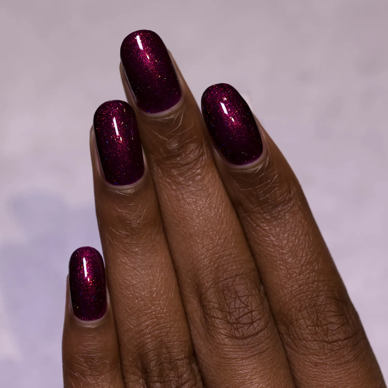 ILNP Royalty nagellack vinrött shimmer