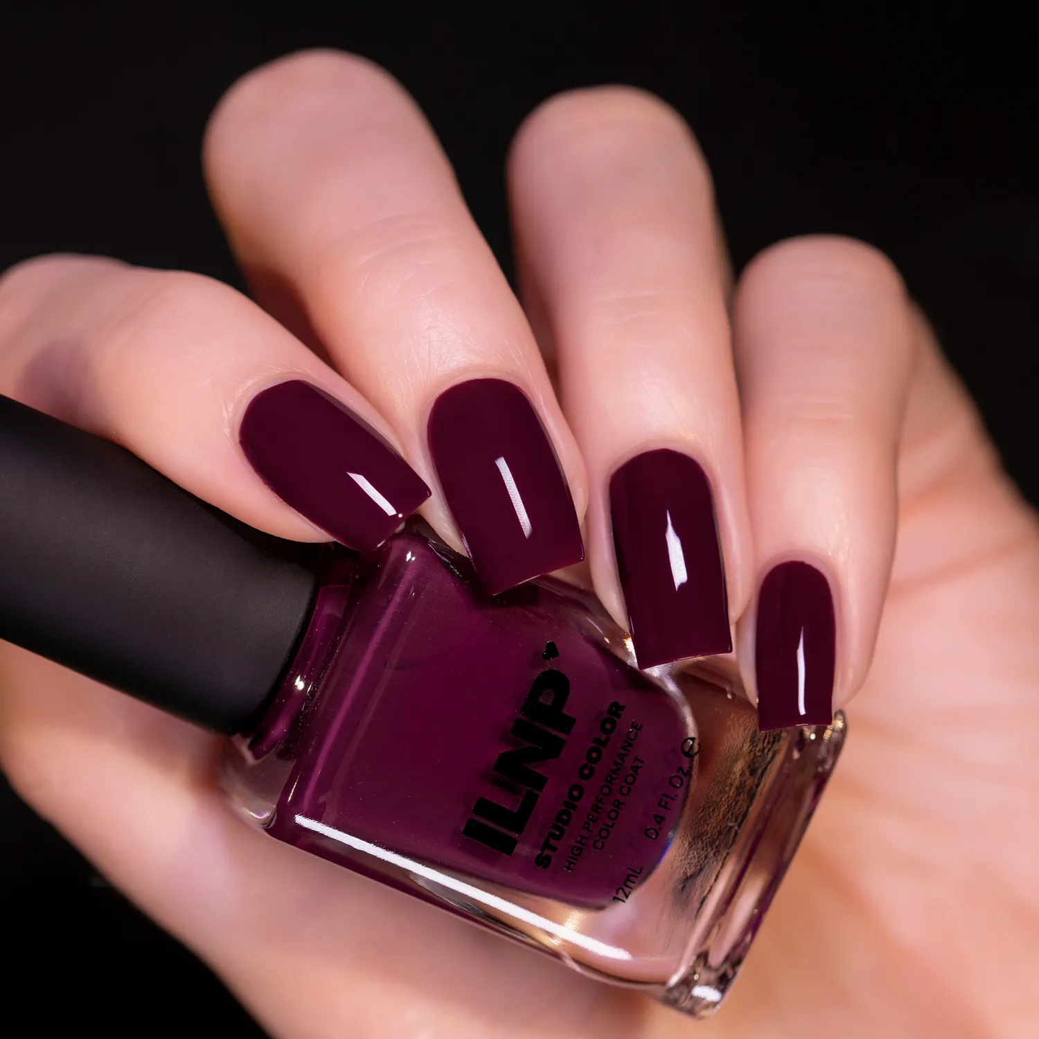 ILNP Fall Serenade Currant nagellack krämig mörklila