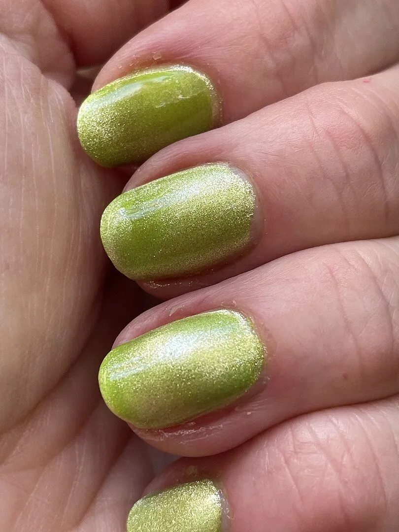 cirque colors maypole magnetlack chartreuse silver