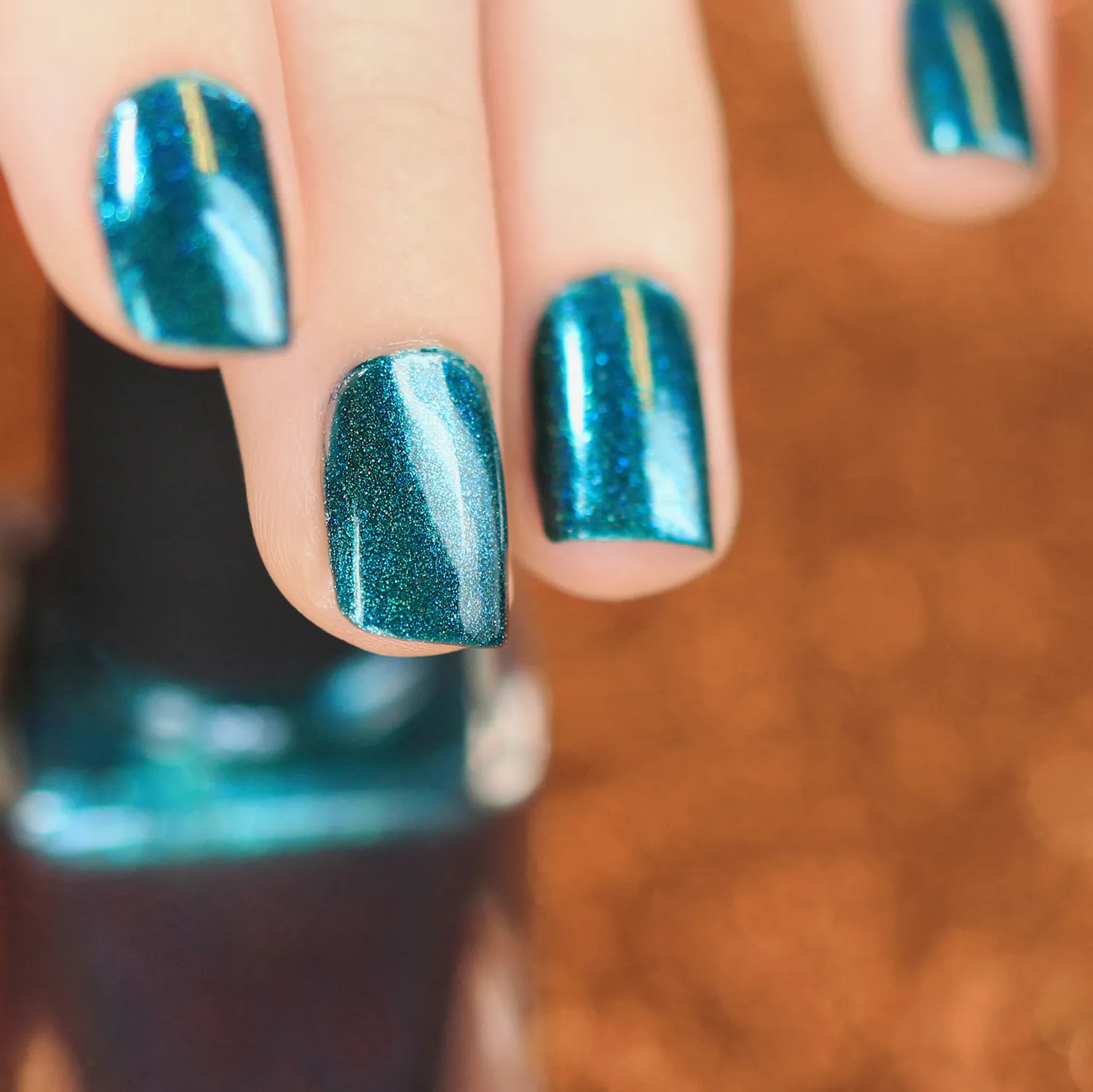 ILNP Fall Semester nagellack mörk teal holo