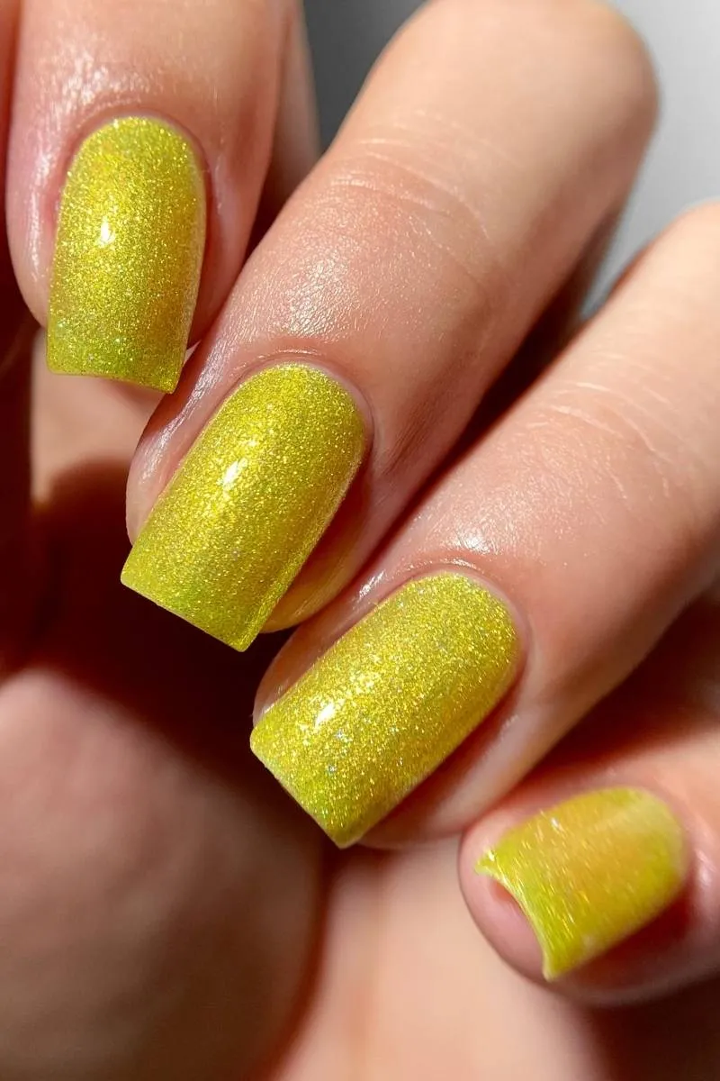Cirque Colors Thunderbolt nagellack gul holo-shimmer