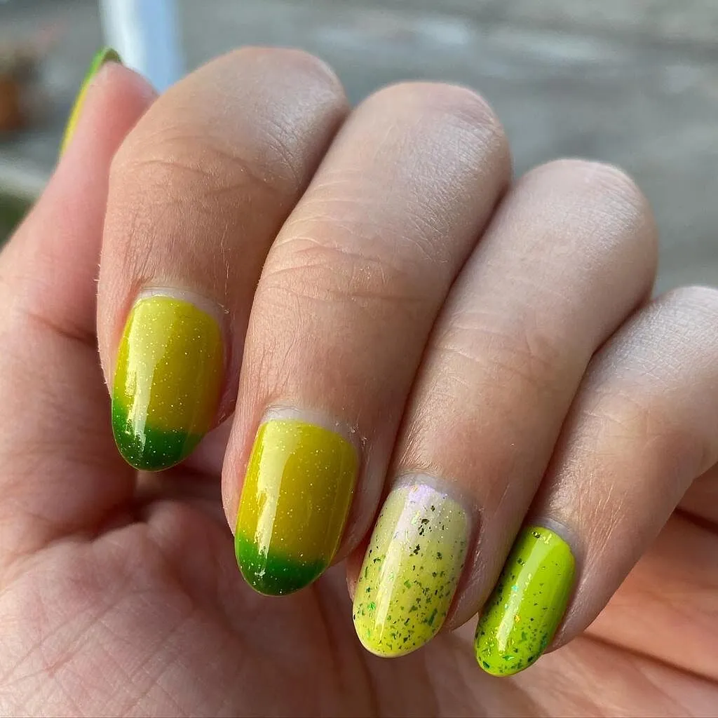 Cirque Colors Sticky Icky nagellack limegrön kräm