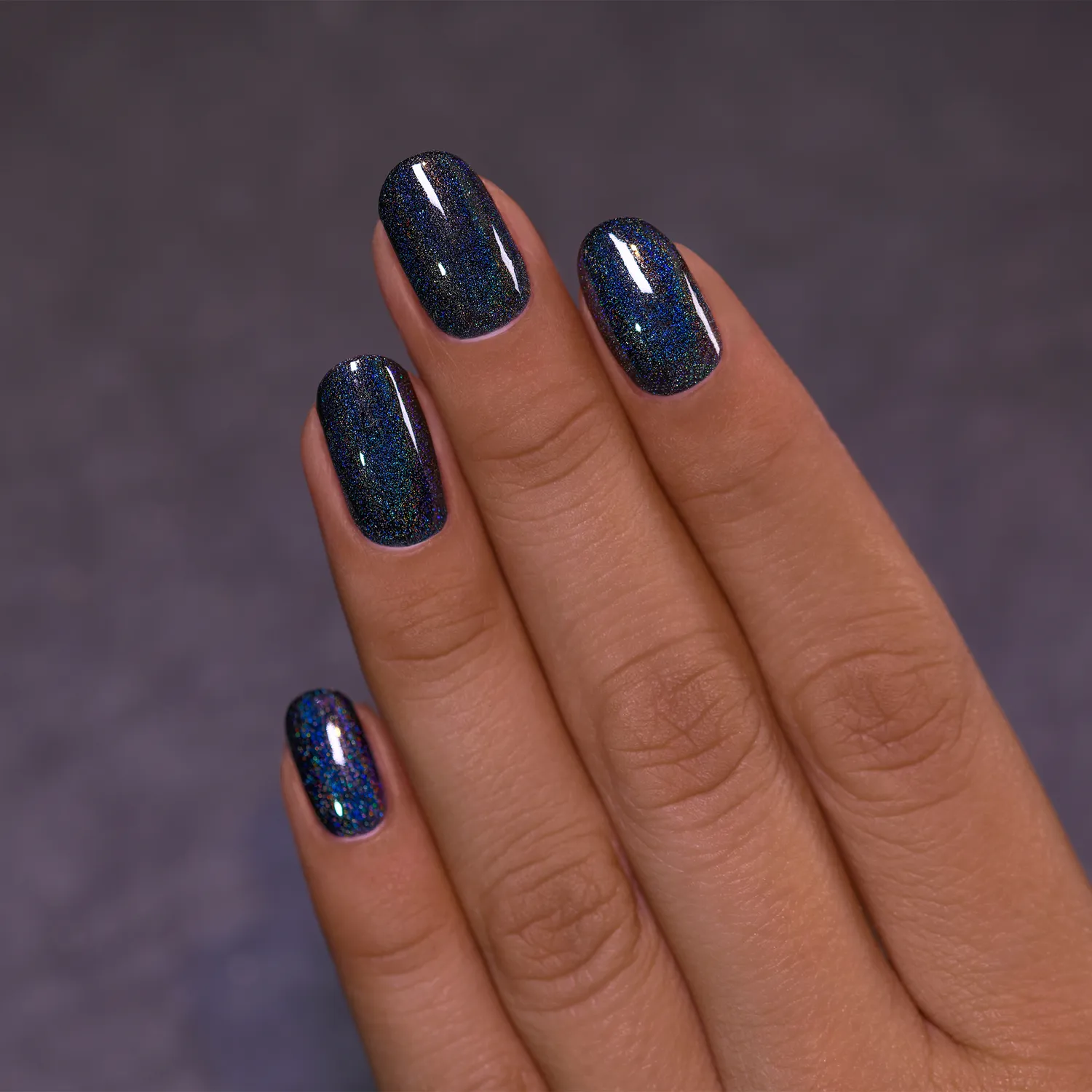 ILNP Black Magic nagellack svart holografisk