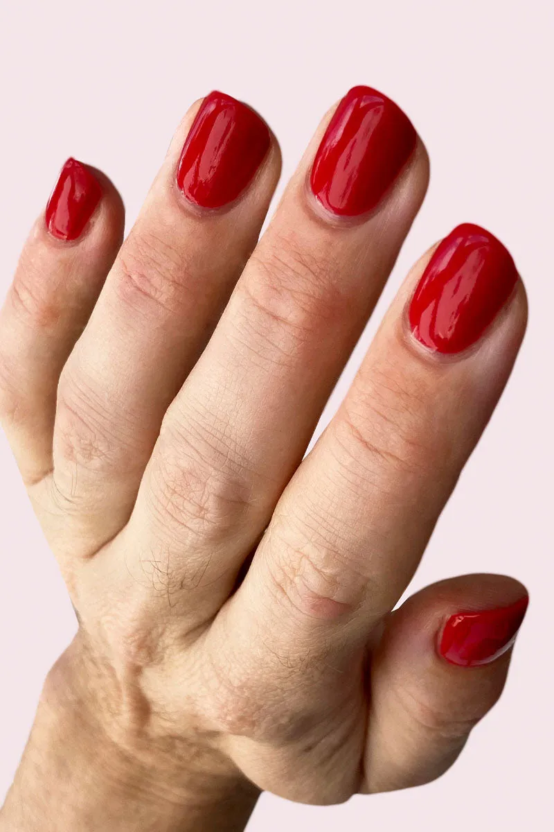 Cirque Colors Mushroom Kingdom nagellack termisk röd