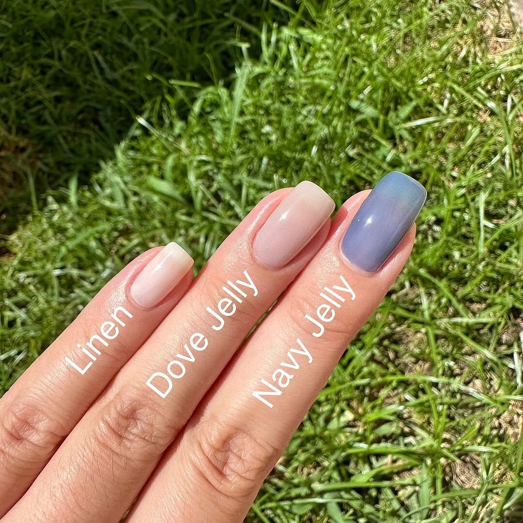 Cirque Colors Dove Jelly nagellack grå sheer