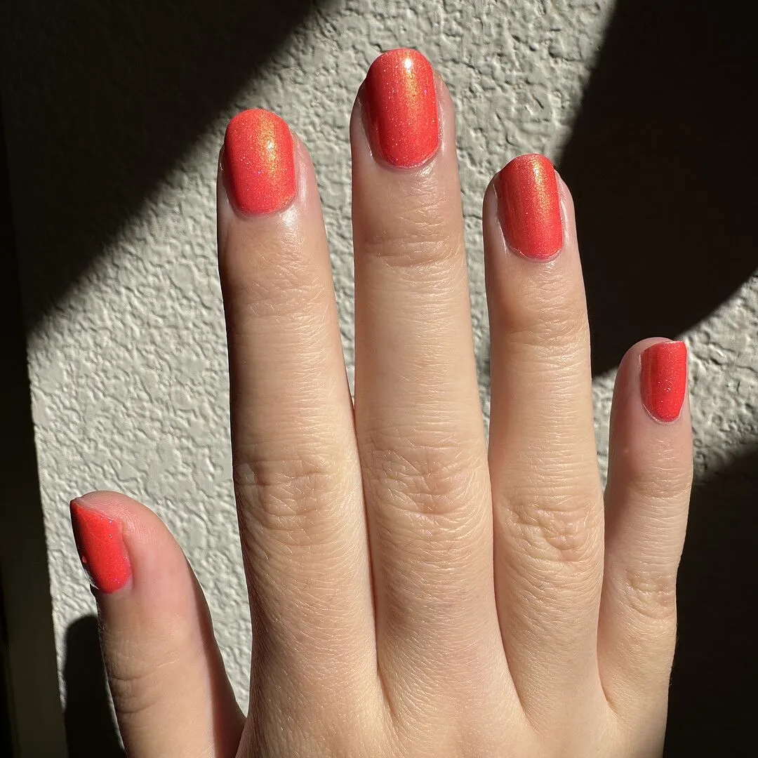 Cirque Colors Day Tripper nagellack neon korall