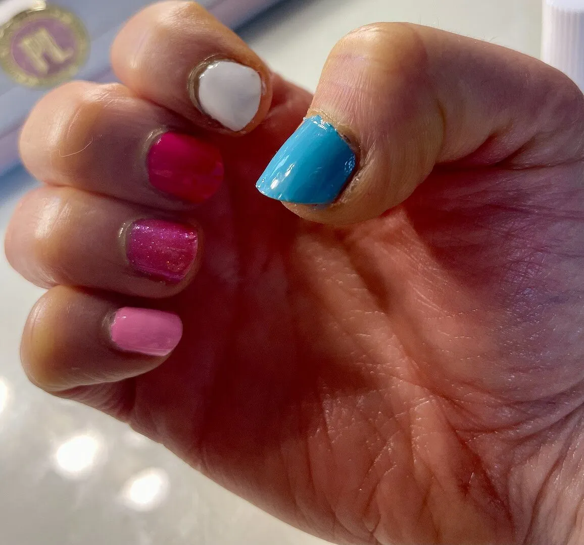 Cirque Colors White Lie nagellack neonvitt kräm