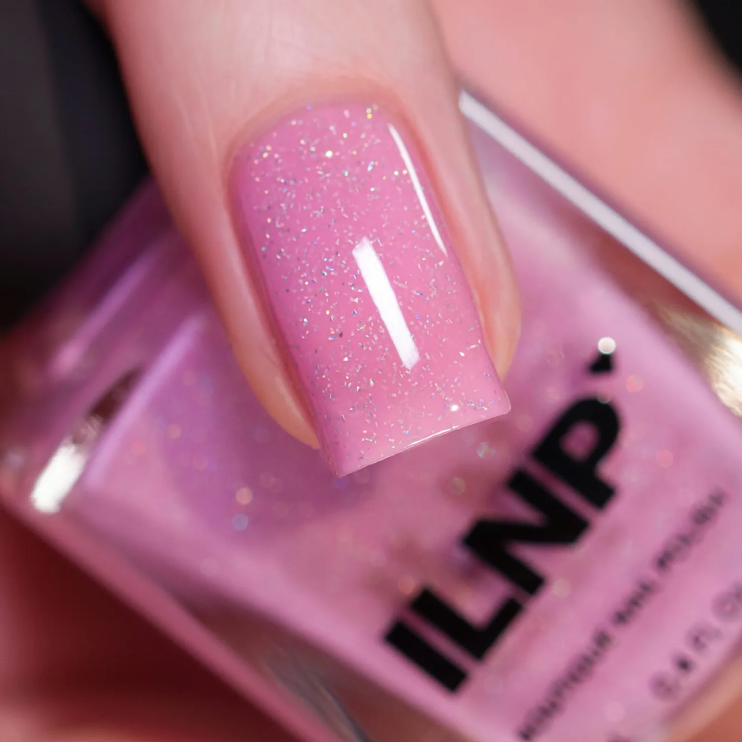 ILNP Holding Hands nagellack ljusrosa jelly
