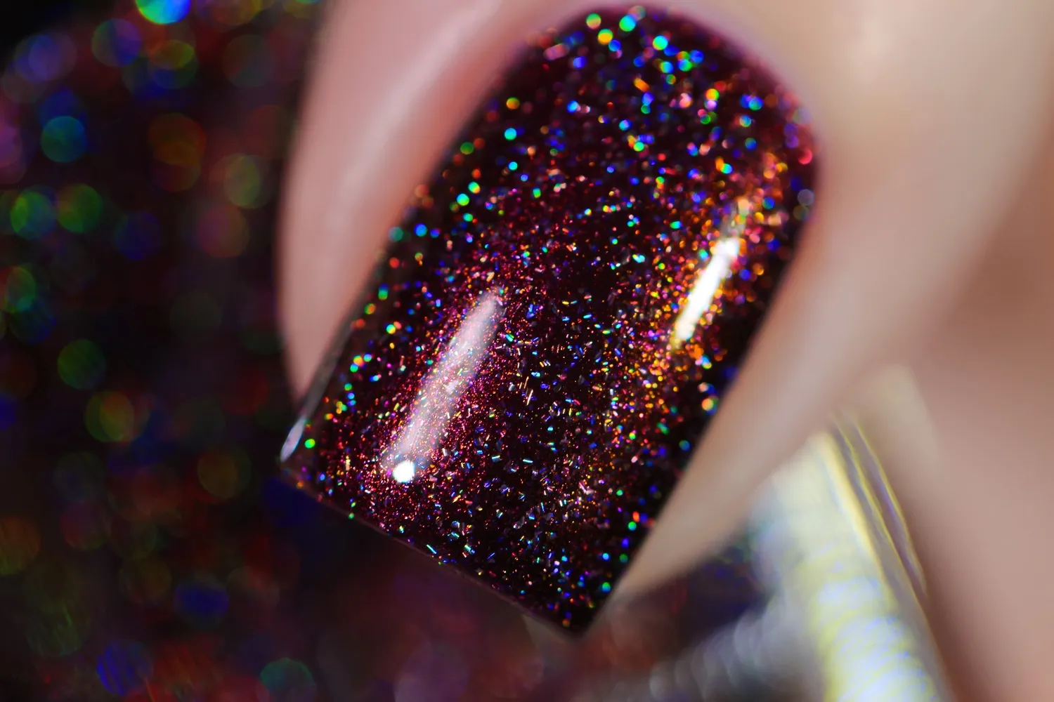 ILNP Bardot nagellack mahognyröd holografisk
