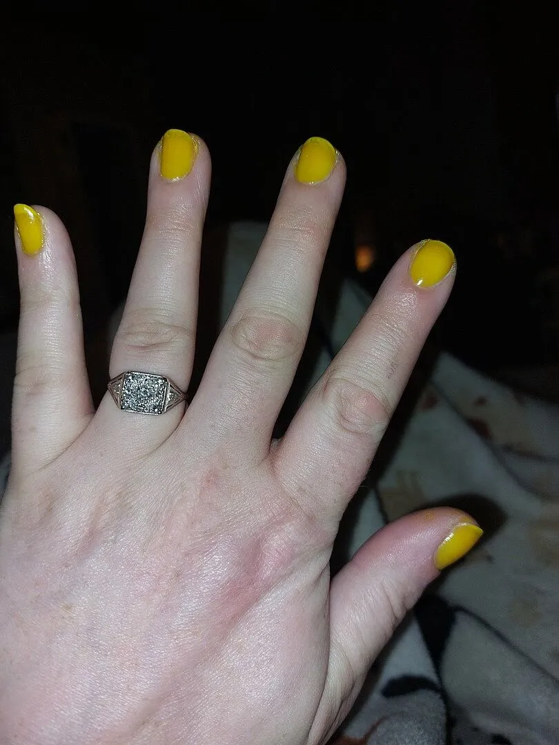 Cirque Colors Piña Jelly nagellack gul transparent