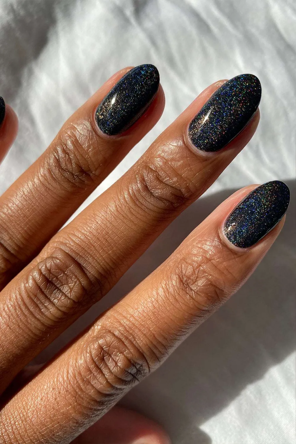 Cirque Colors Alter Ego nagellack svart holo