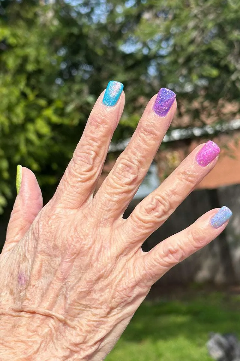 Cirque Colors Jammin Out shimmer nagellack druvlila holografisk