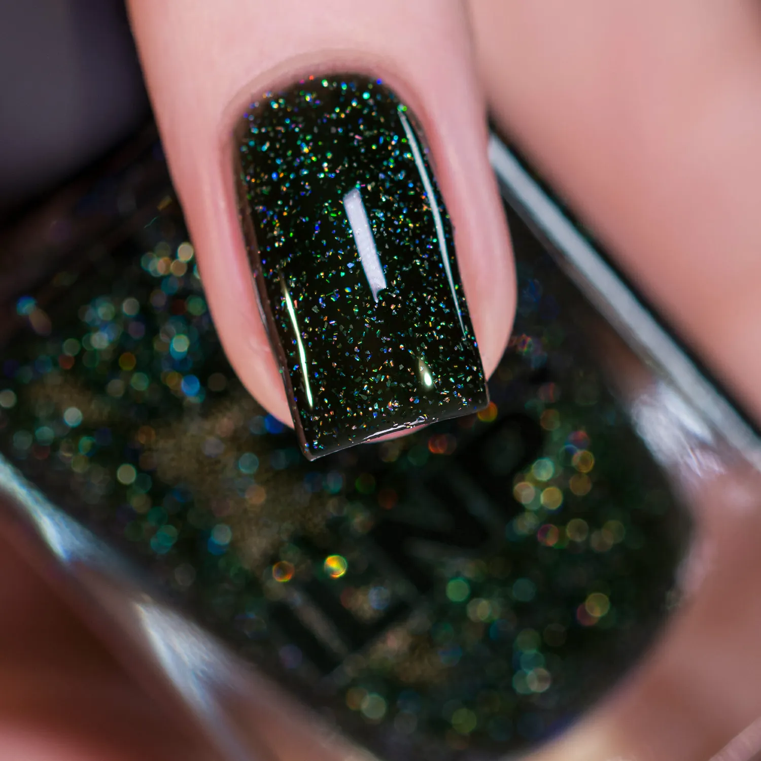 ILNP Tis The Season Holly nagellack mörkgrön holografisk