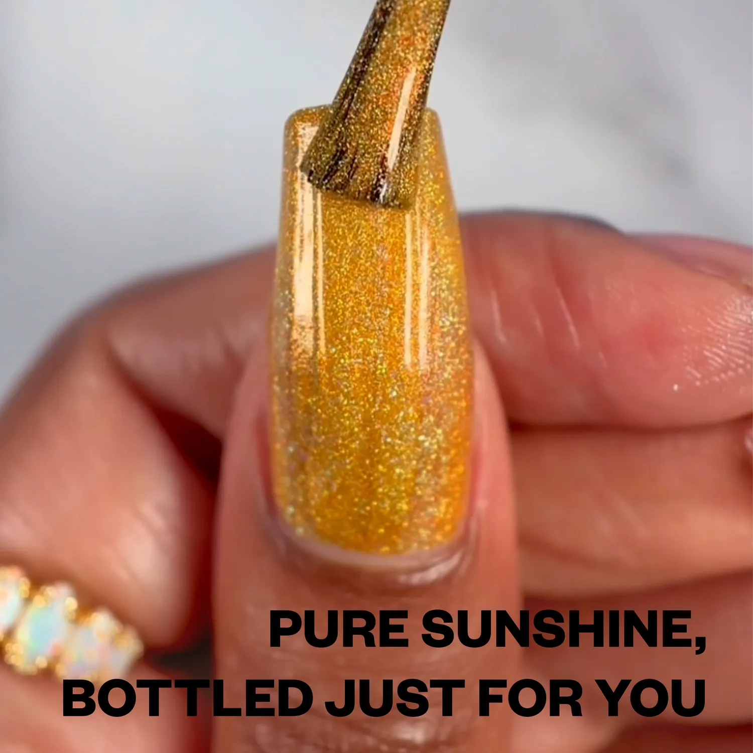 ILNP Sundazed Golden Days nagellack guld holographic