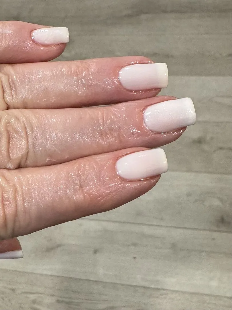 Cirque Colors Linen nagellack mjölkvitt sheer