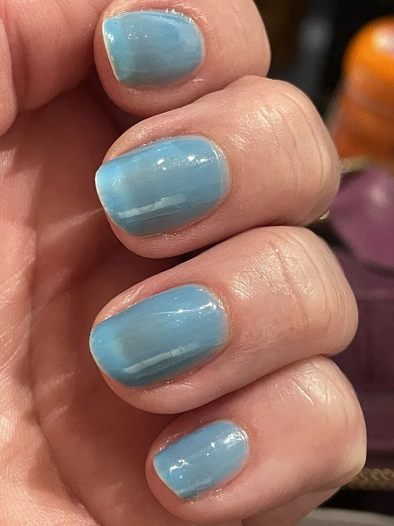 Cirque Colors Lagoon Jelly nagellack ljusblå transparent