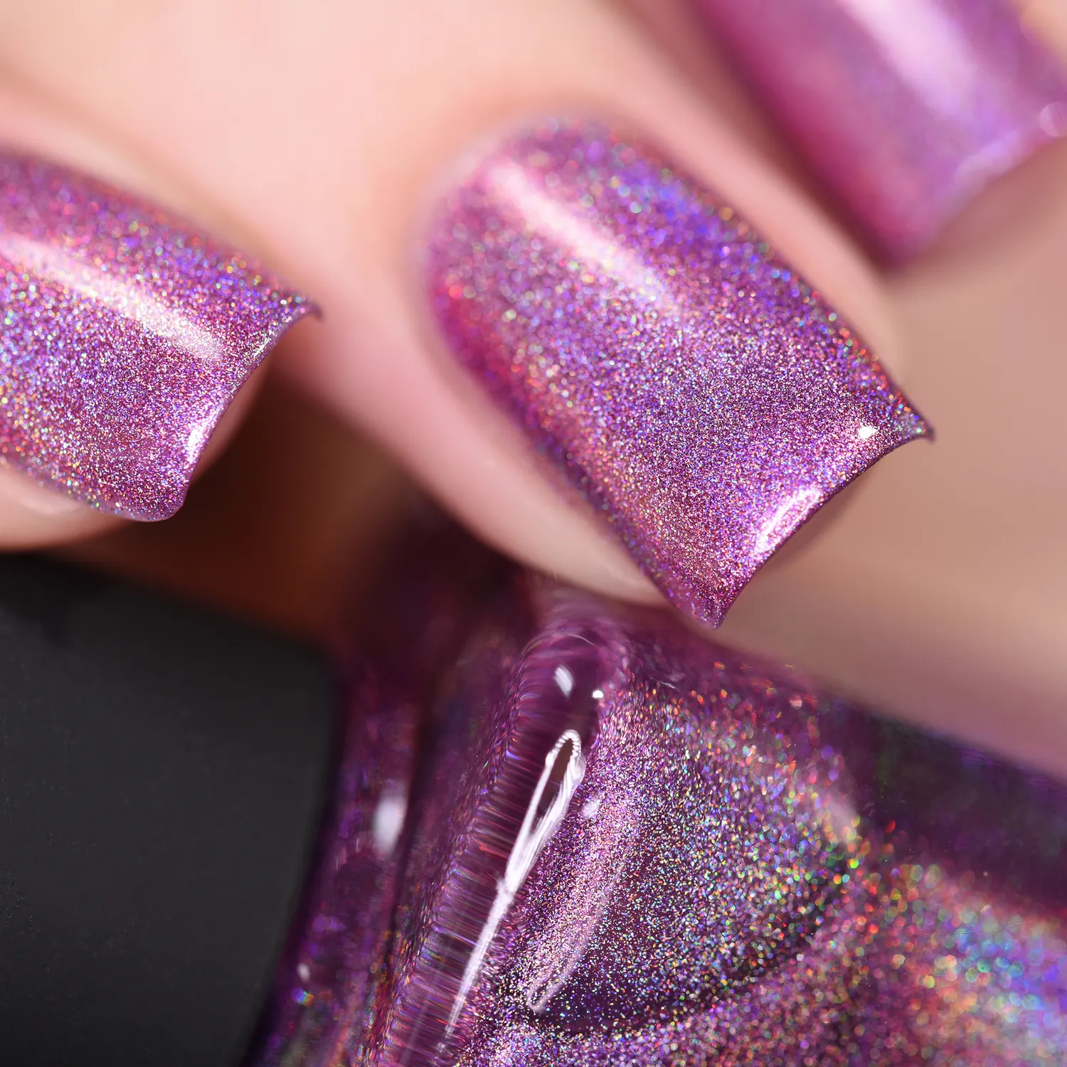 ILNP Ultra Holo Pick Me Up nagellack lila holografiskt