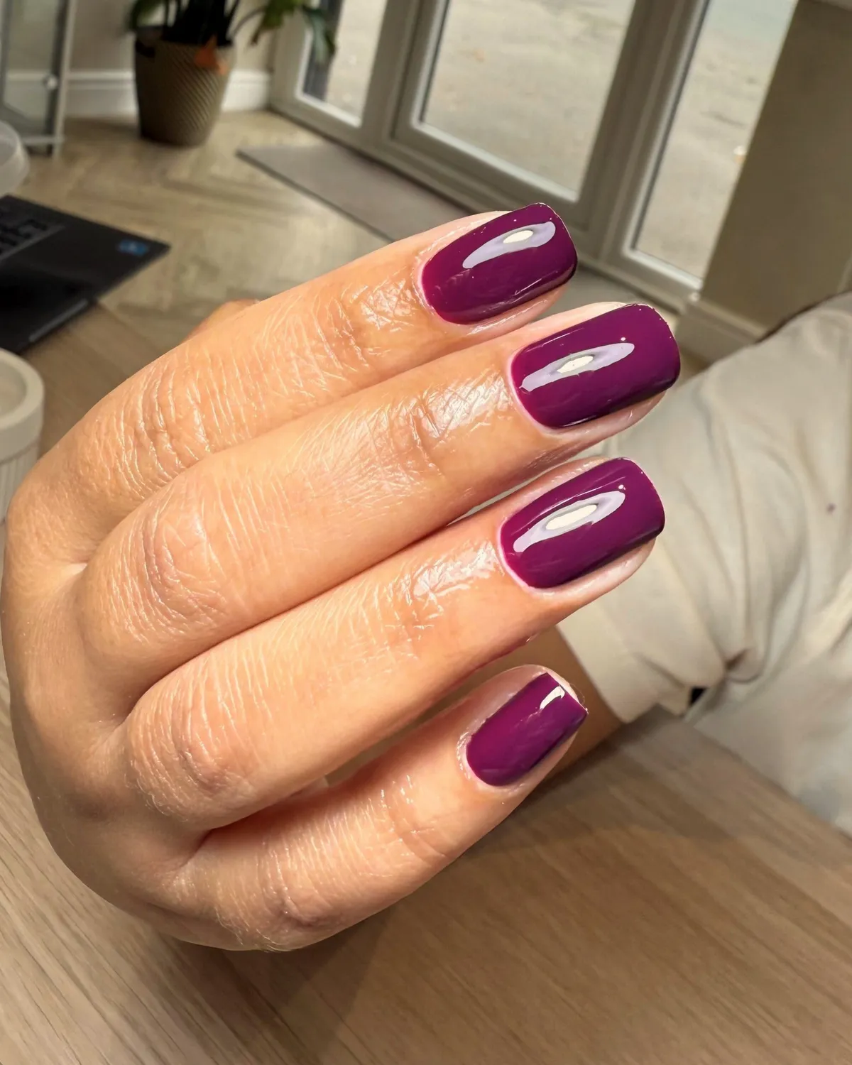 Iz Beauty Pro Colour Front Row IZ968 gellack 4 g mörk