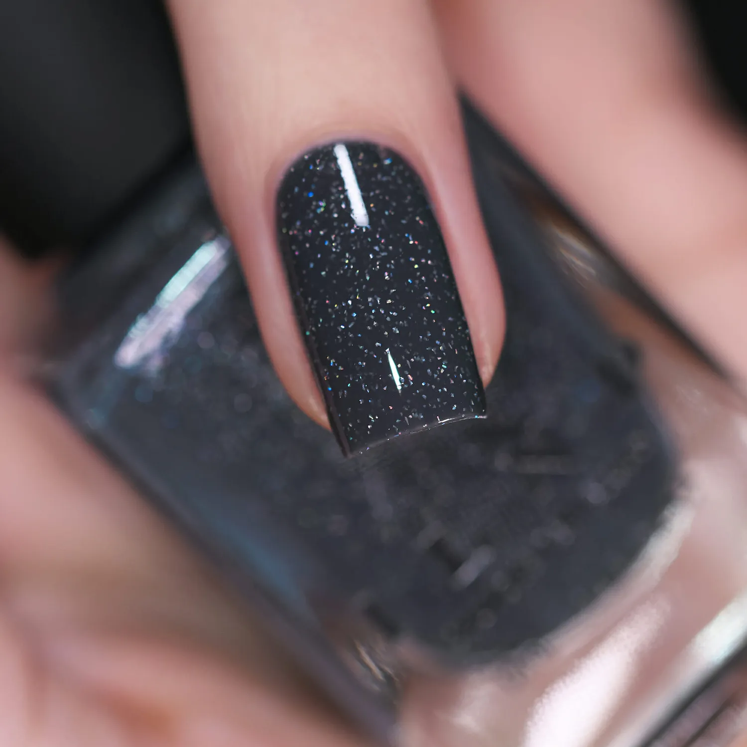 ILNP Winter Resort Reign nagellack grå holo