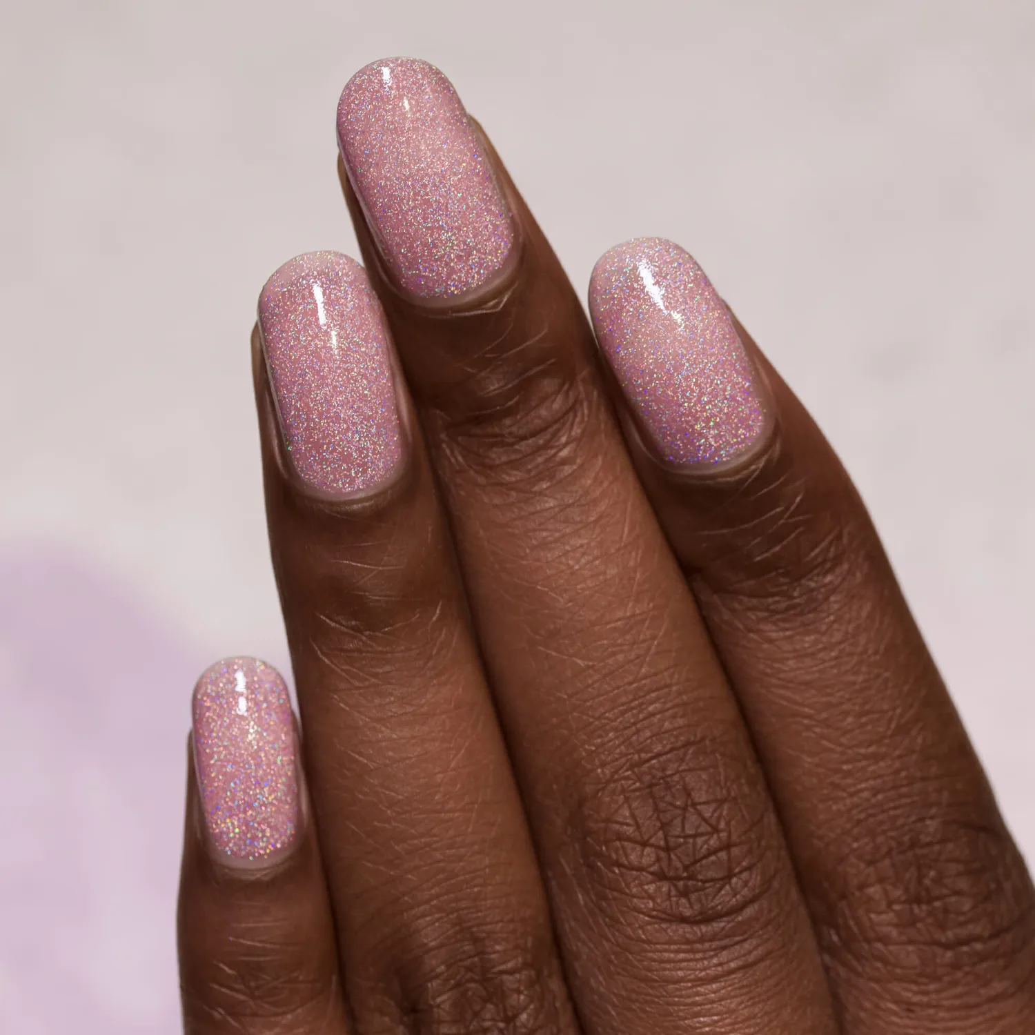 ILNP Sandy Baby nagellack persikobeige holografisk