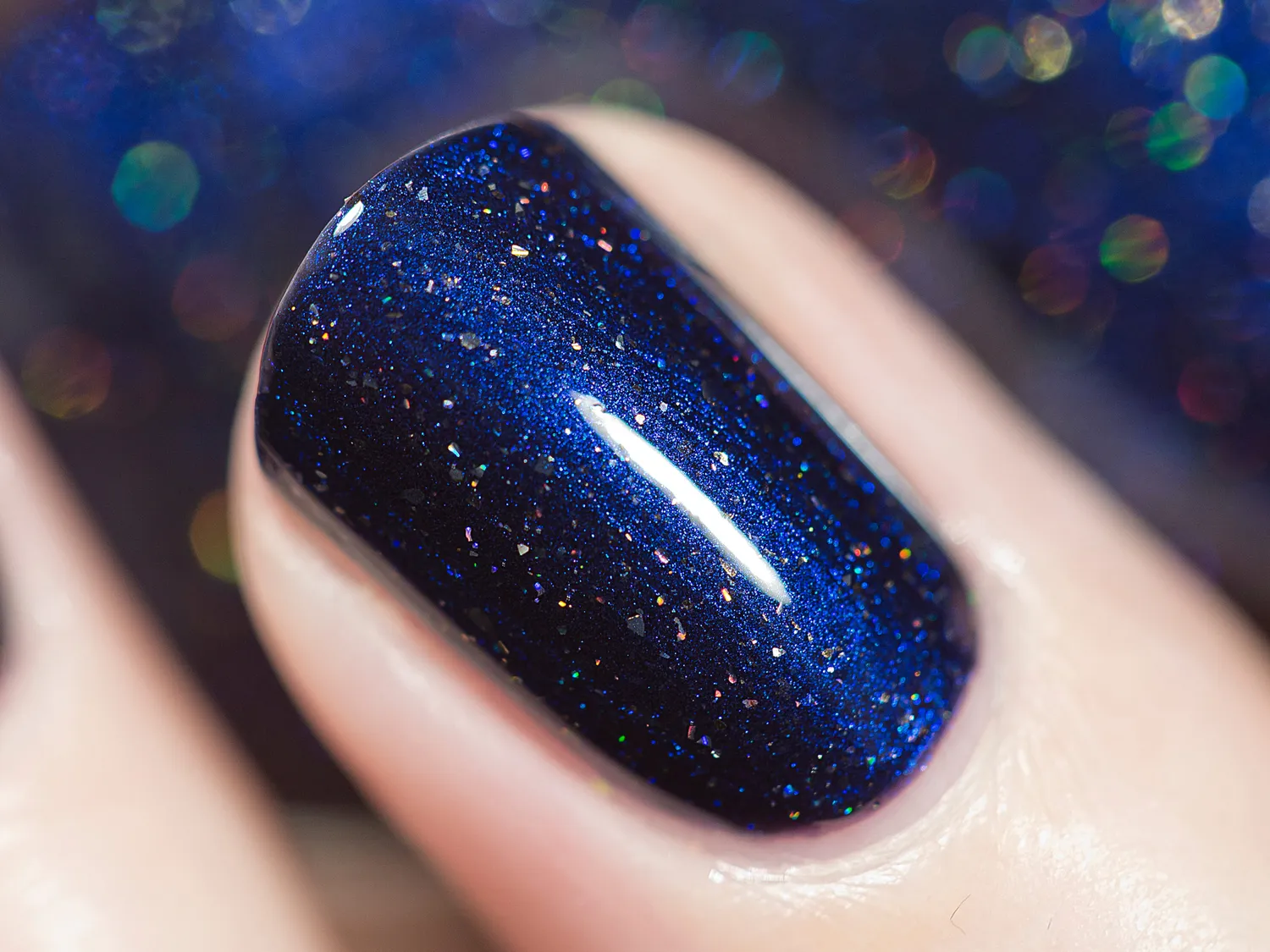 ILNP Looking Up nagellack mörkblå holo