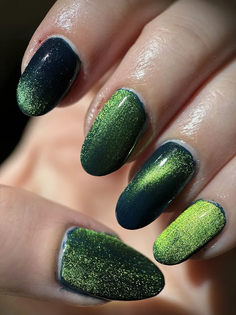 Cirque Colors Mood Ring nagellack magnetisk teal multikrom