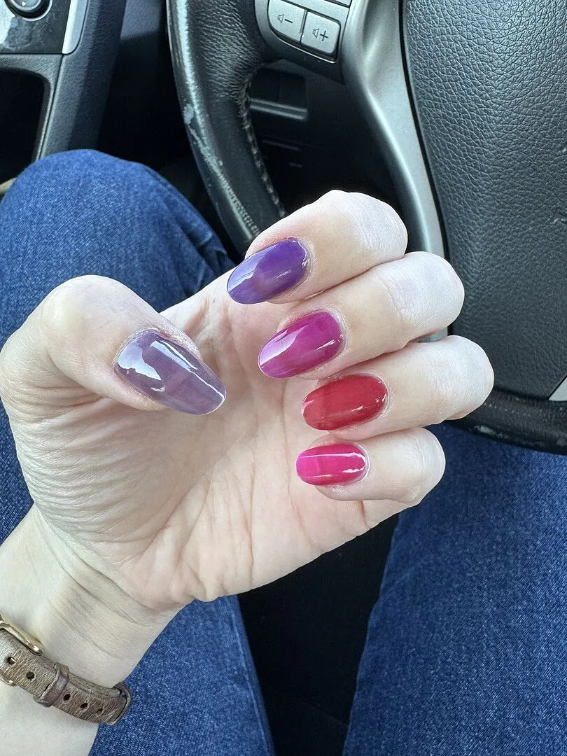cirque colors açaí jelly nagellack mörklila jelly