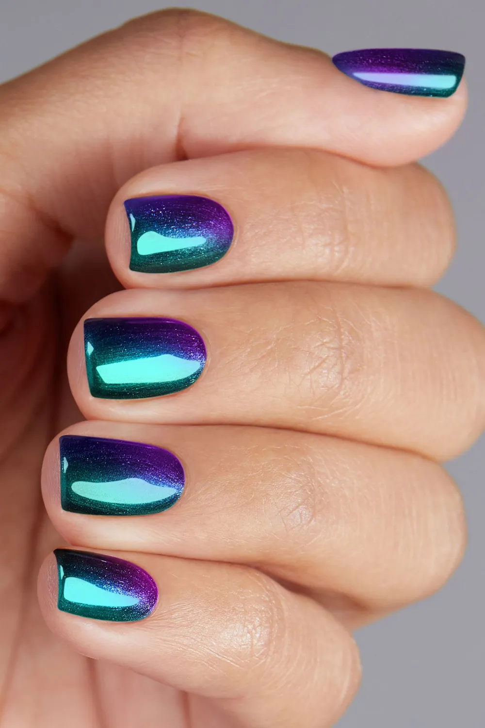 Cirque Colors Origin Unknown multikrom nagellack grön-lila
