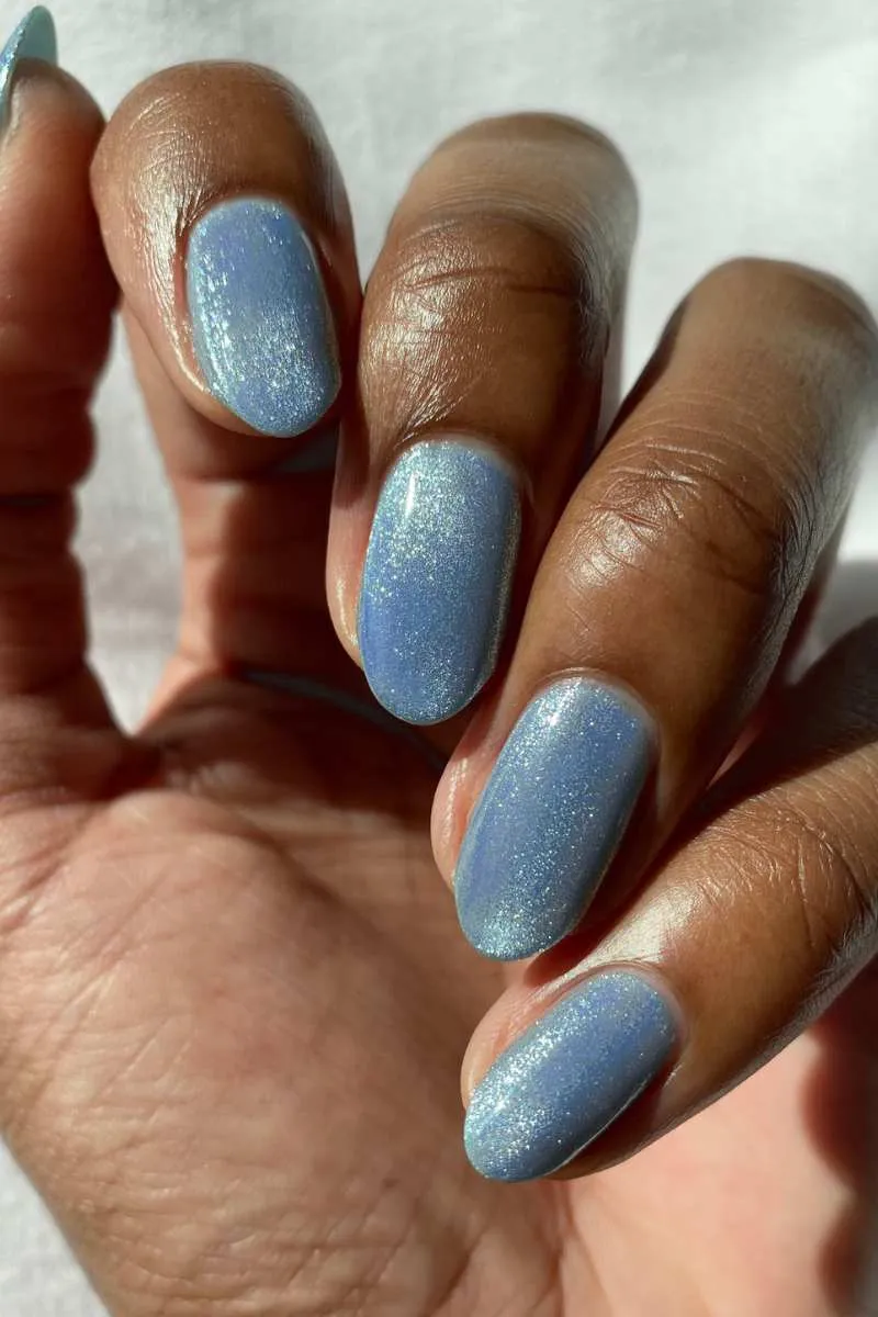 Cirque Colors Aura Mind Over Matter nagellack magnetisk himmelsblå