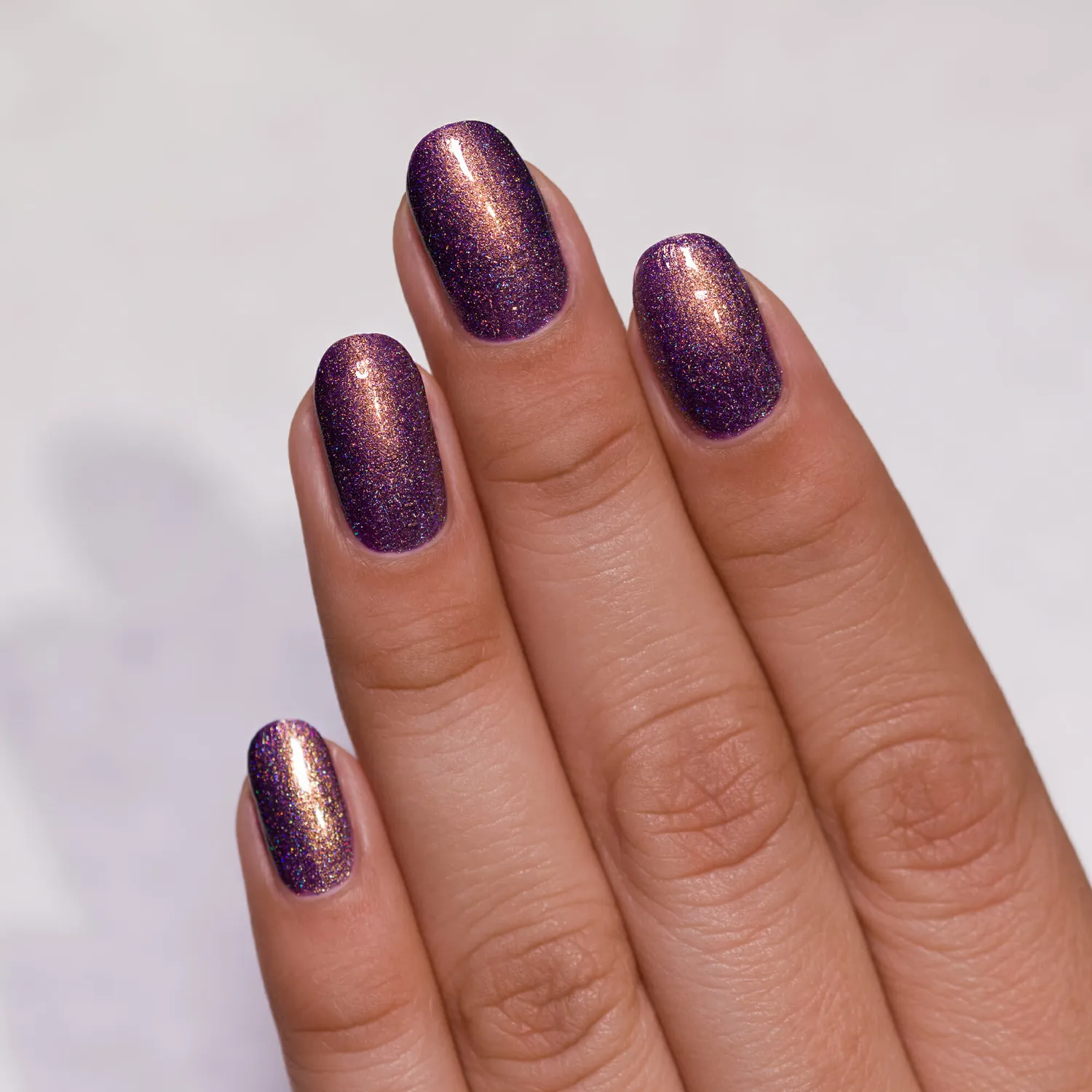 ILNP Off The Grid nagellack lila holografisk