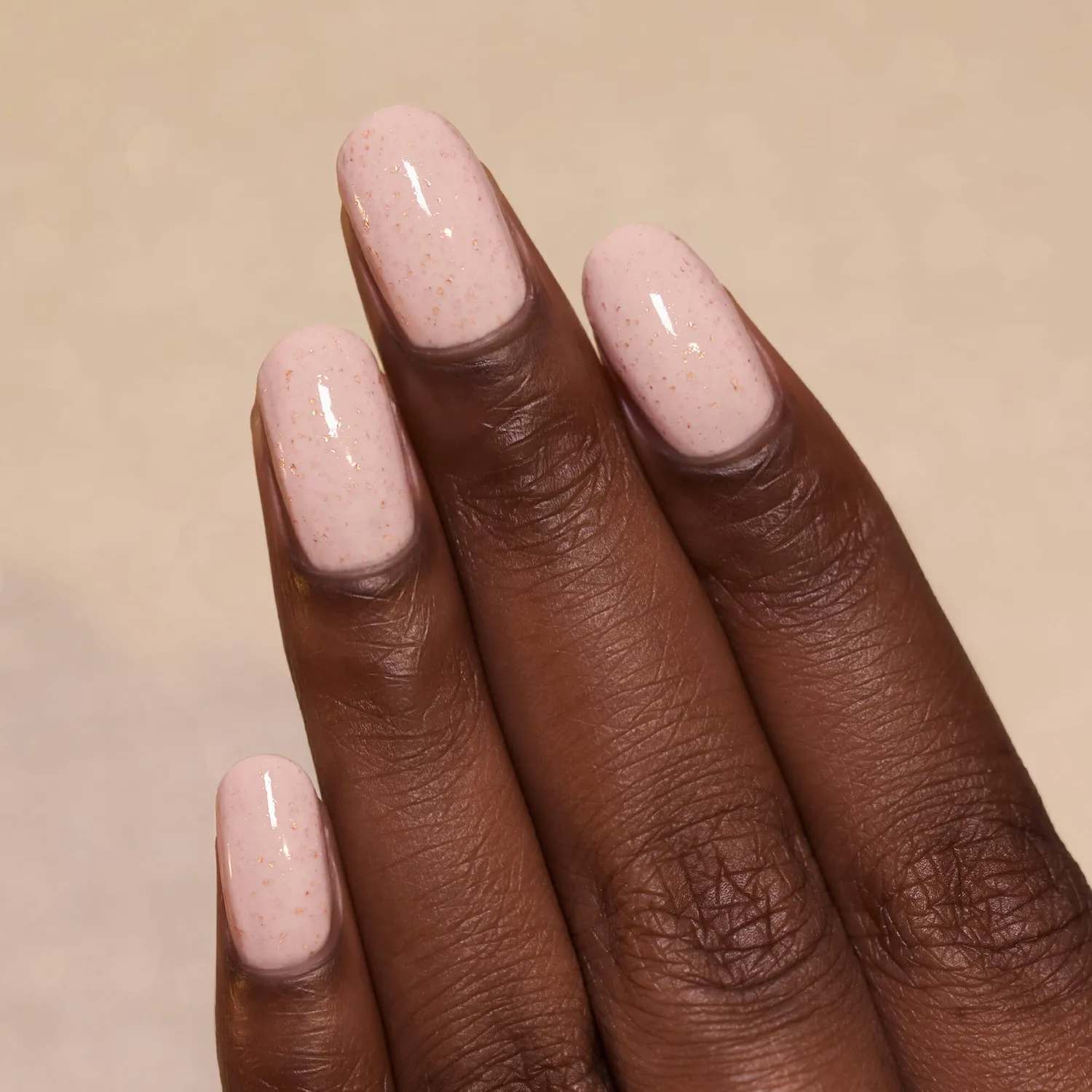ILNP Golden Hour Afterlight nagellack oatmeal guldflakes