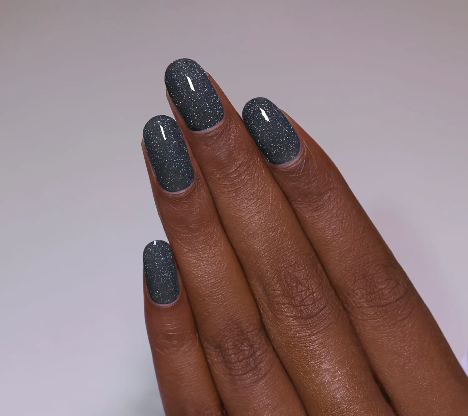 ILNP Winter Resort Reign nagellack grå holo