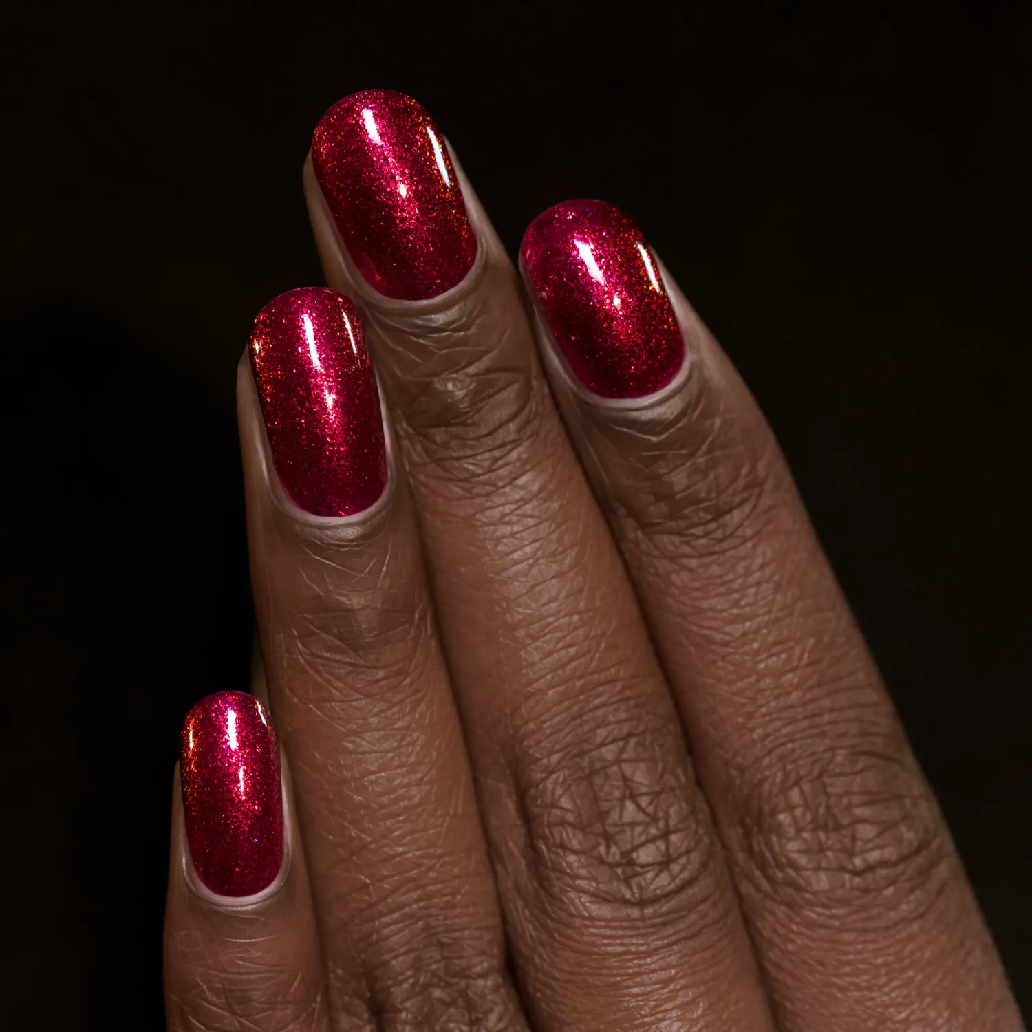 ILNP Ruby nagellack rött shimmer