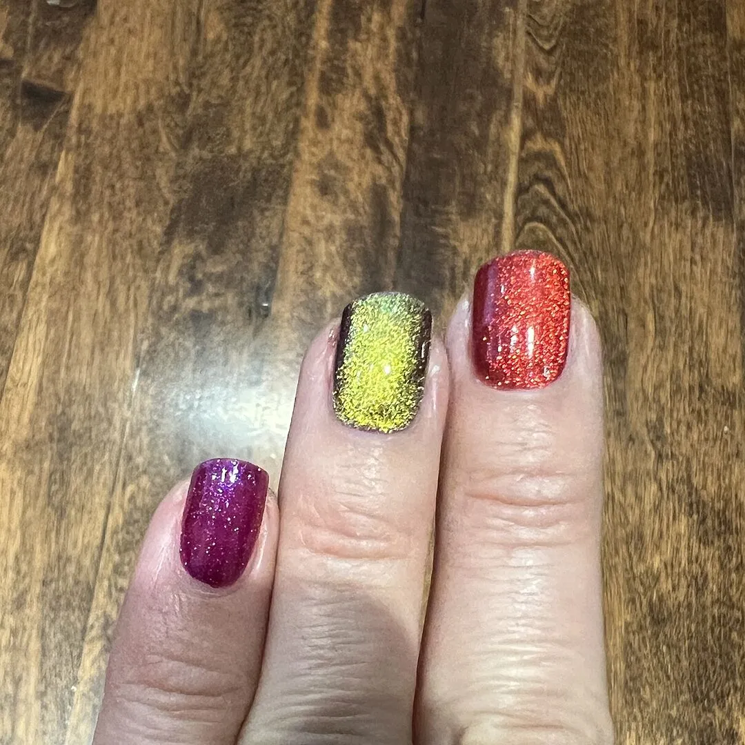 Cirque Colors Ruby Slipper magnetlack mörkröd