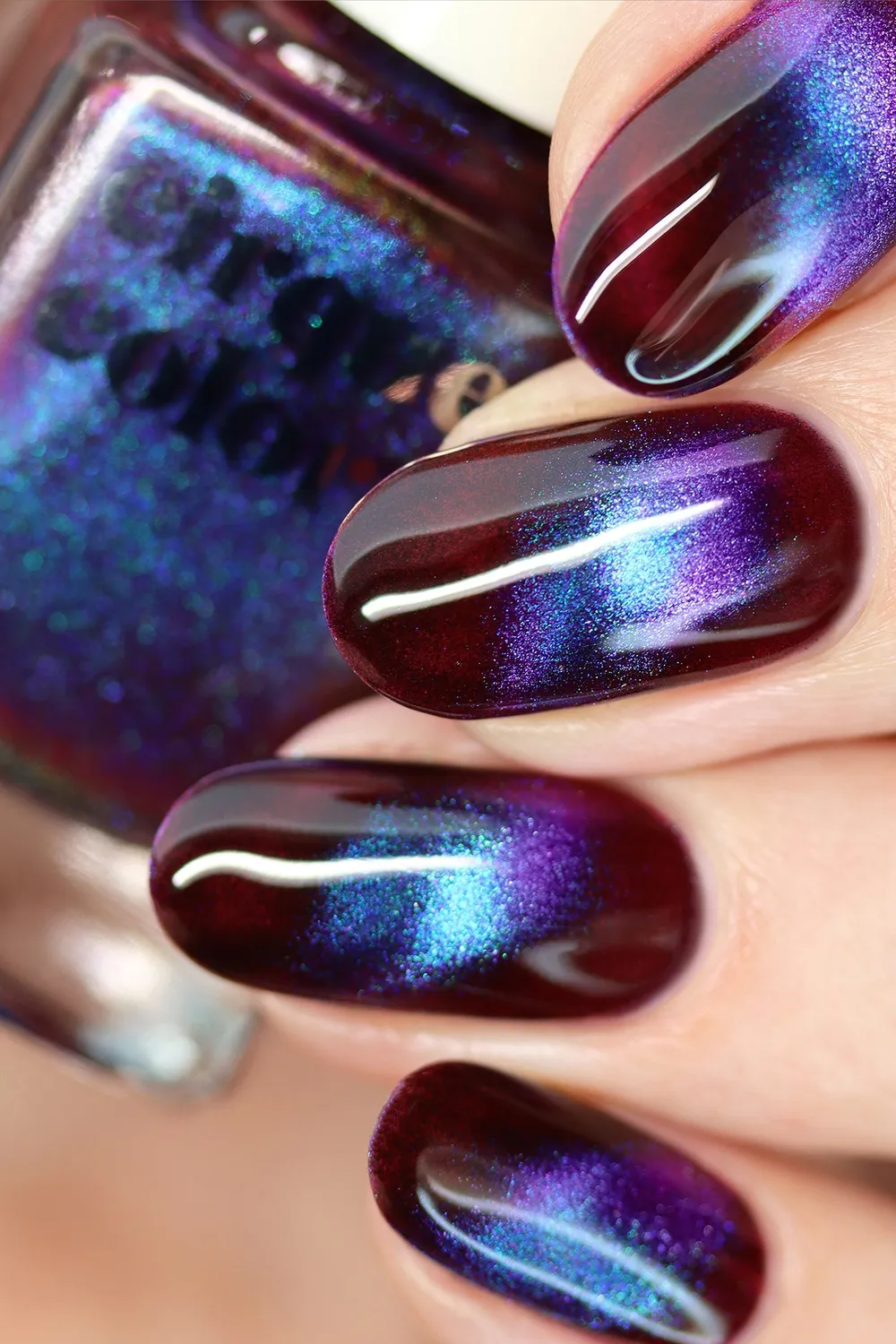 Cirque Paradox magnetlack mörklila multichrome