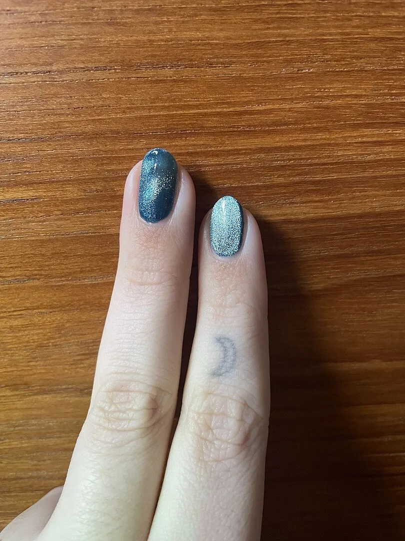 Cirque Colors Blue Velvet nagellack magnetisk blå